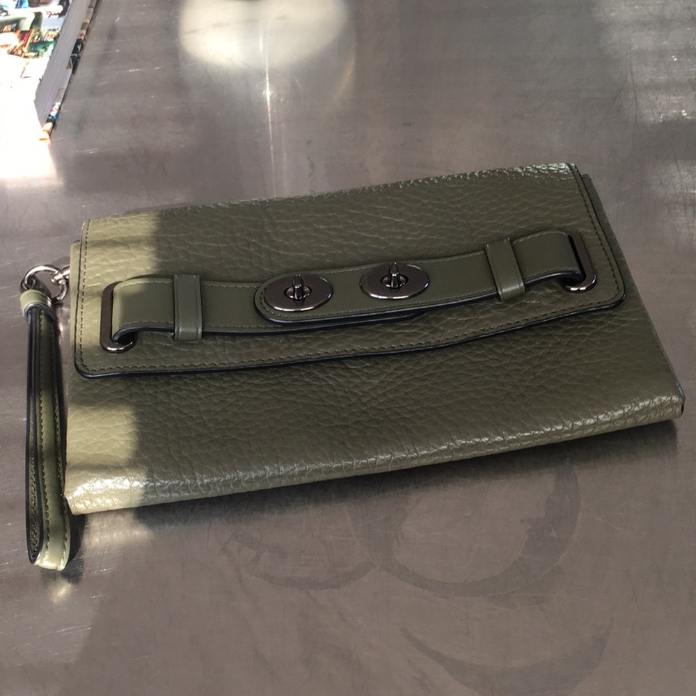 Coach/ Blake/ NWOT/ Pebbled Leather/ Clutch/